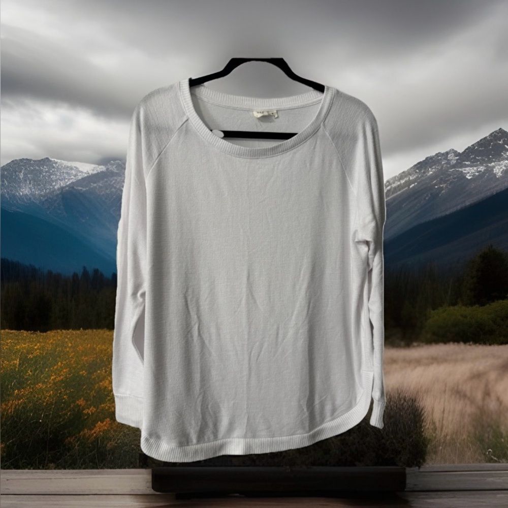 GAP Women's Y2K Long Sleeve Raglan Sweater Lightweight Soft Size Medium White